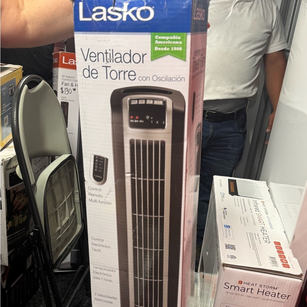 Black Tower Fan with Oscillation